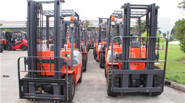 Hydraulic 2T Gasoline Counterbalanced Lift Truck , Industrial Fork Lift Truck Safety